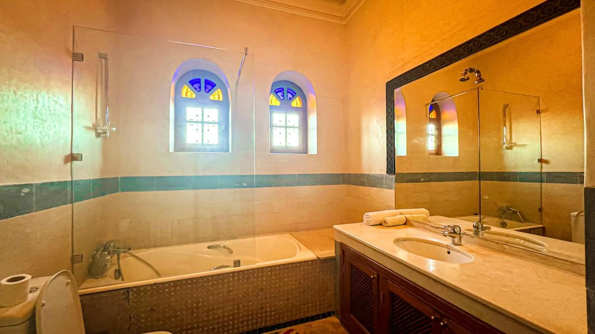 Charming Luxury Villa - Pool & Hot Tub Marrakesh