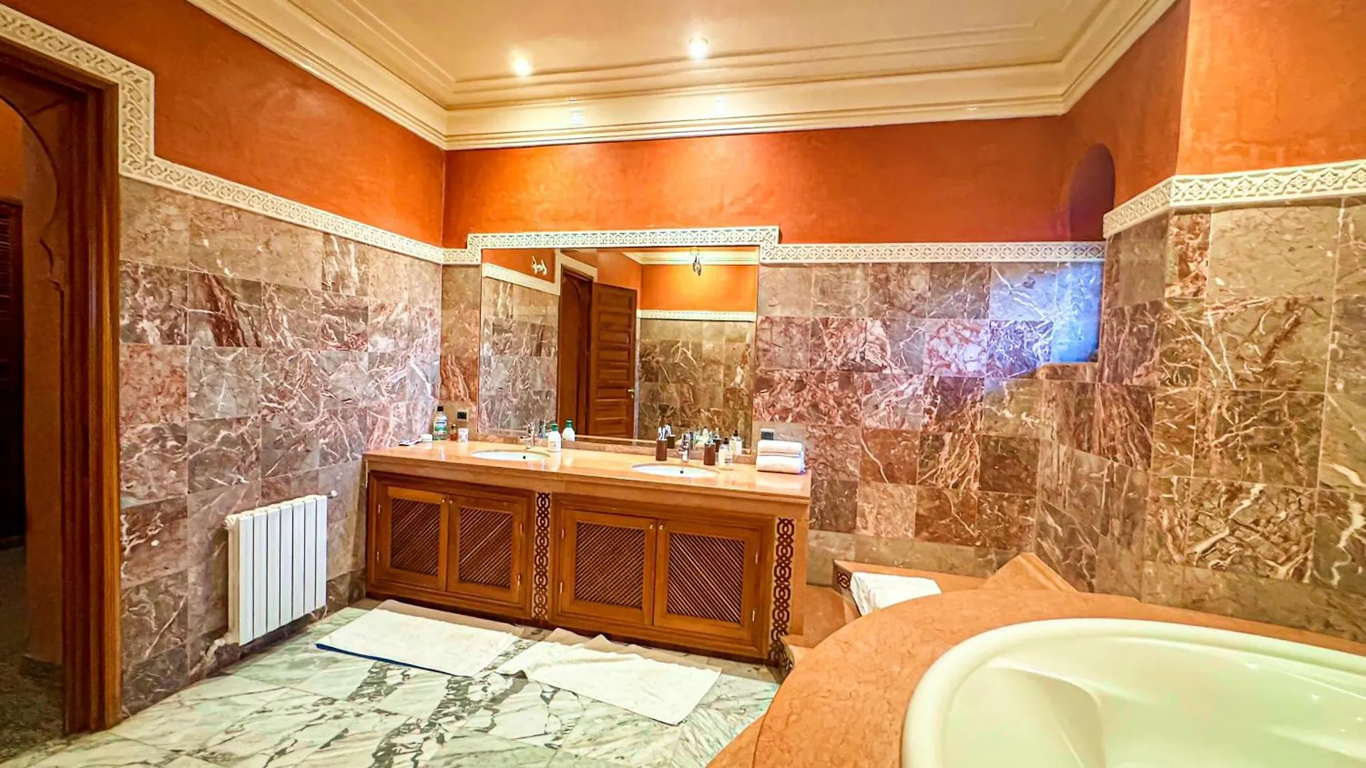 Charming Luxury Villa - Pool & Hot Tub Marrakesh